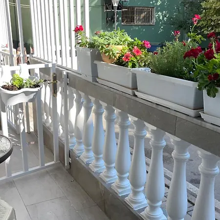 Yjeza Apartment