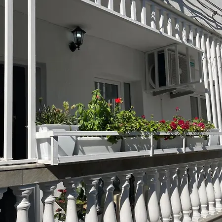 Yjeza Apartment *