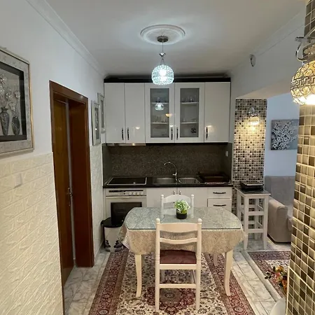 Apartment Yjeza