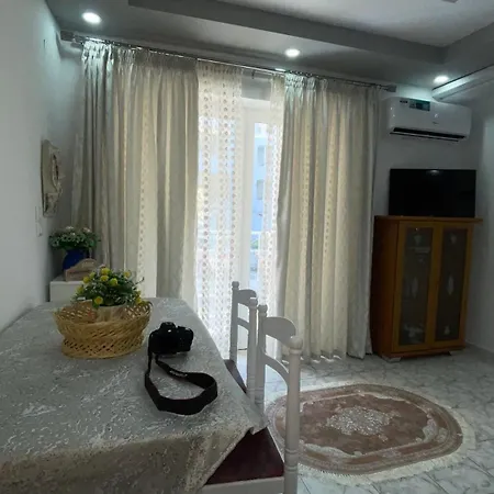 Apartment Yjeza
