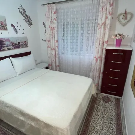 Yjeza Apartment