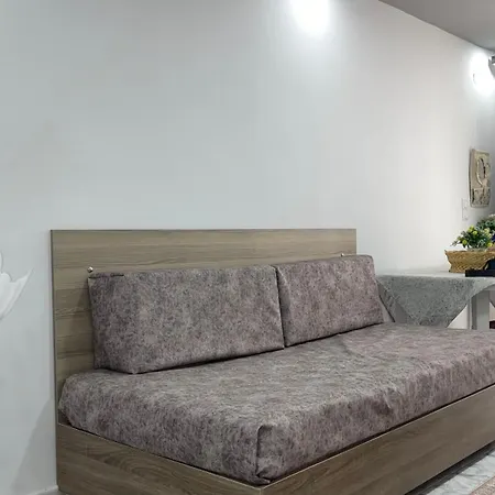 Apartment Yjeza