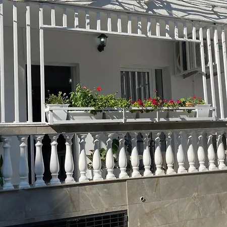 Yjeza Apartment
