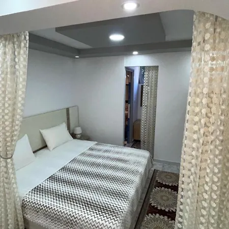 Apartment Yjeza *